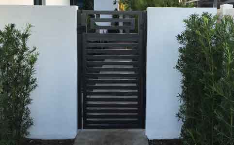 Aluminium Fence Installation – Florida Quality Fence